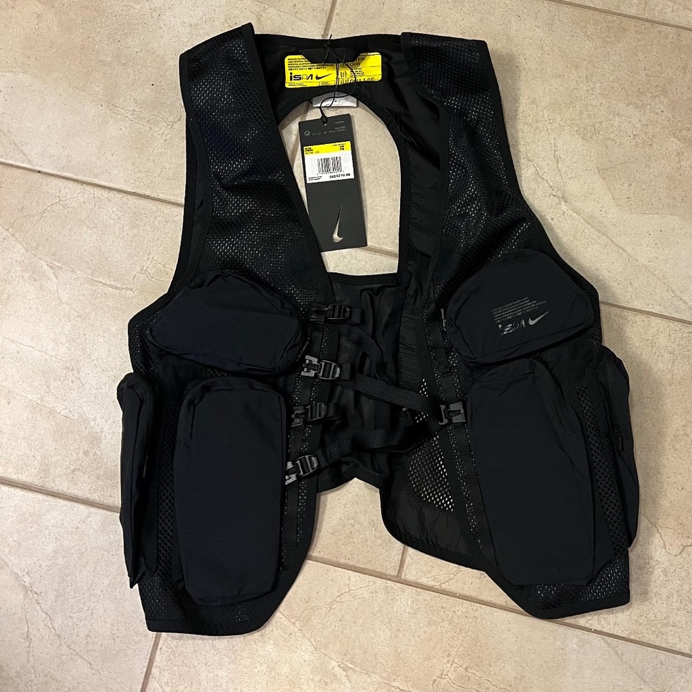 Nike Black Utility Vest with Multiple Pockets NWOT